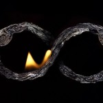 تصاویری زیبا و دیدنی از هنرنمایی با چوب کبریت های سوخته هنرنمایی با چوب کبریت سوخته