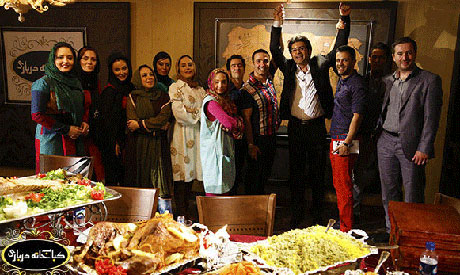 تصاویر جالب از بازیگران در یک مهمانی رنگین! عکس های بازیگران در مهمانی جمعی