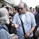 عکس تجمع هنرمندان مقابل خانه سینما