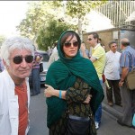 عکس تجمع هنرمندان مقابل خانه سینما