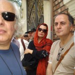 عکس تجمع هنرمندان مقابل خانه سینما