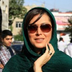 عکس تجمع هنرمندان مقابل خانه سینما