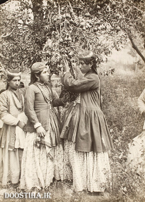 سیمای یک زن با لباس سنتی در عصر قاجار