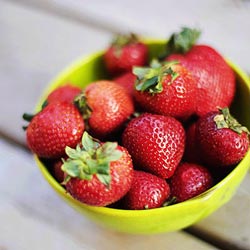 توت فرنگی بدترین ماده غذایی برای معده