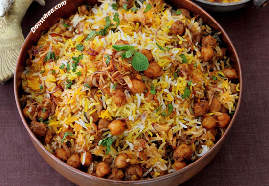 طرز تهیه نخودپلو با کشمش