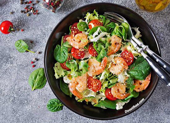 طرز تهیه سالاد میگو و اسفناج